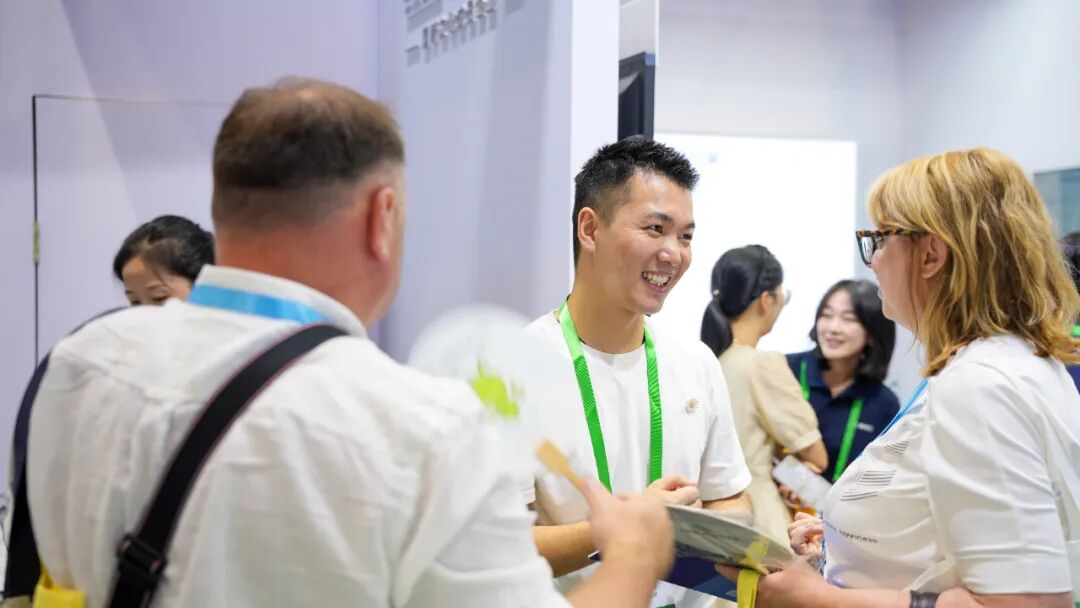 奧威亞AI+教育方案亞教展 “出圈”：人工智能助力教育引關(guān)注，國內(nèi)外需求高漲4.jpg