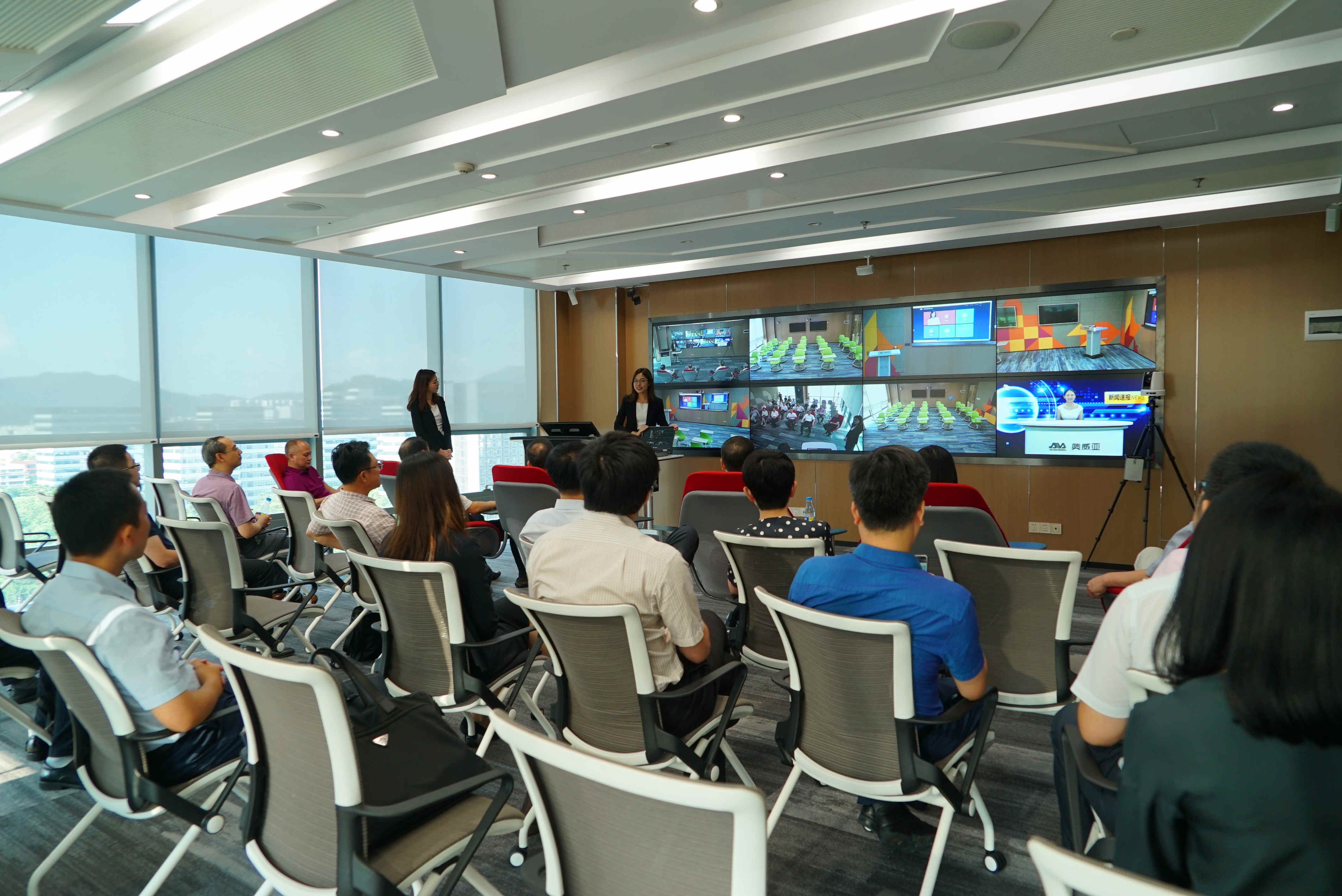 中國國新、上海華誼、中國文發(fā)，三方領(lǐng)導(dǎo)參觀奧威亞