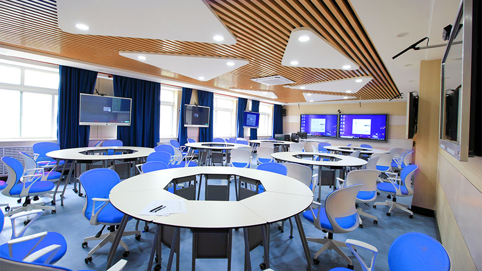 新空間賦能高?；旌鲜浇虒W(xué)創(chuàng)新方案